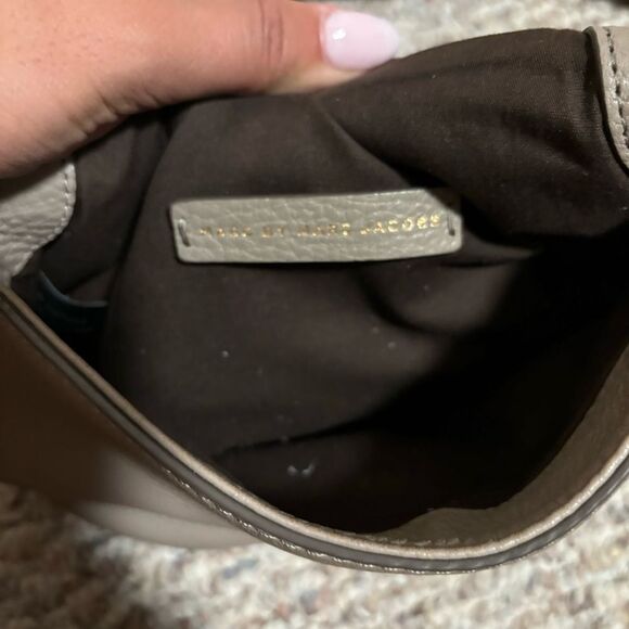 MARC by Marc Jacobs Q Natasha Leather Crossbody Bag - Picture 6 of 10